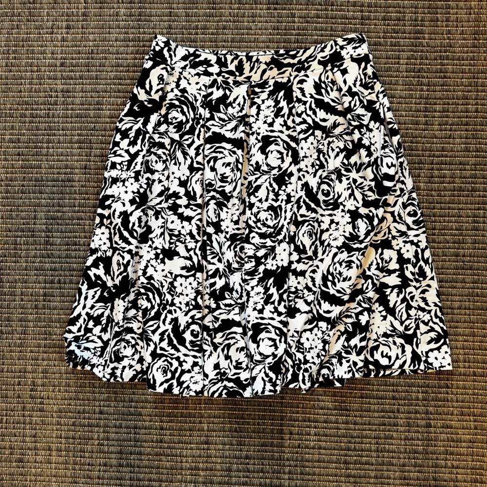 Adrienne Vittadini Black and White A-Line Skirt Knee-Length Casual